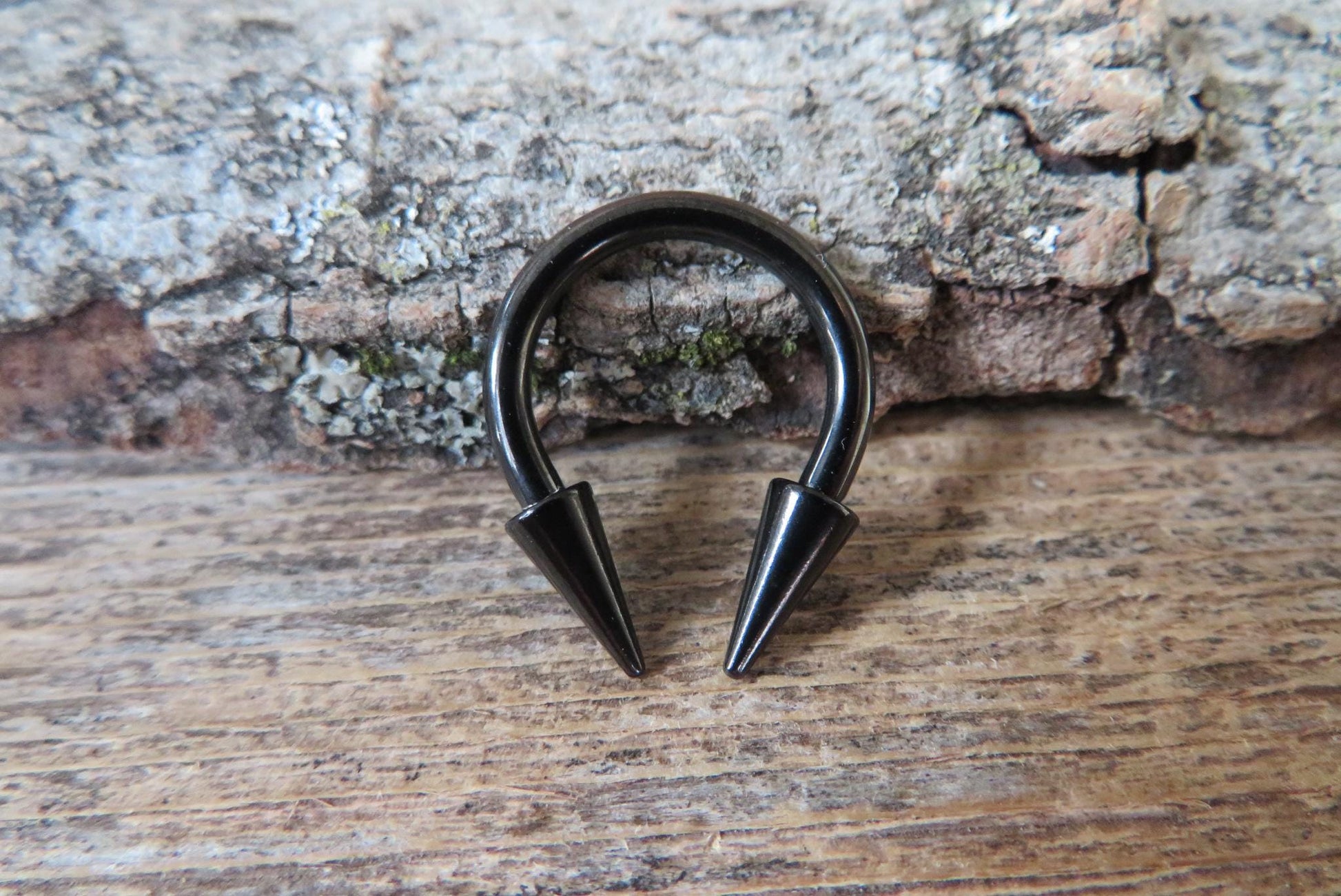 THICK Gauge Black Titanium IP Horseshoe Spiked Barbell Septum Piercing 12G (2.0mm) 10G (2.5mm) 8G (3.0mm) 6G (4.0mm) Nose Ring Long Spikes