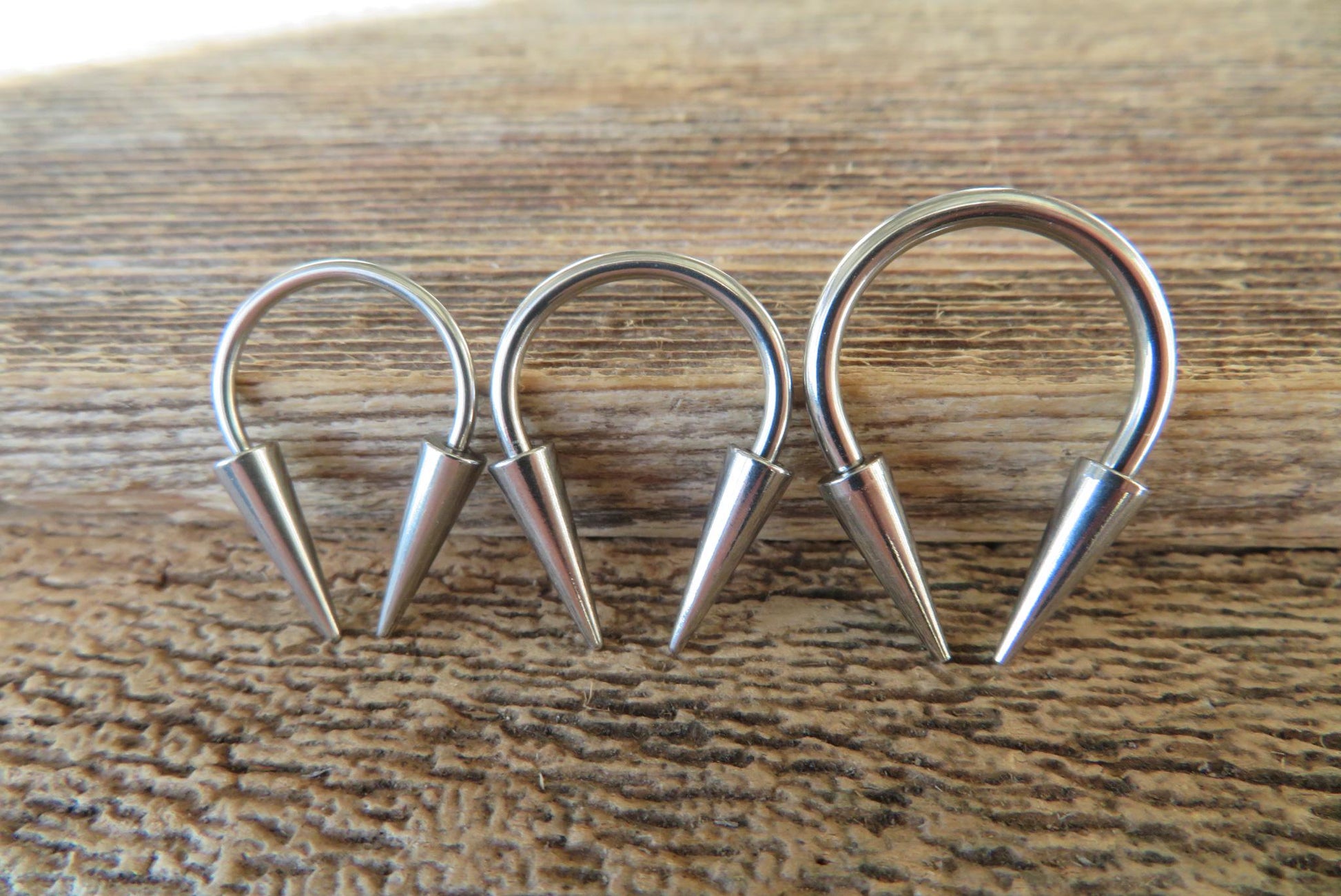 16G, 14G, 12G, 10G, 8G, 6G, 4G Gauge Horseshoe Extra Long 12mm Spikes Solid 316L Surgical Steel Horseshoe Spiked Septum Ring Hypoallergenic