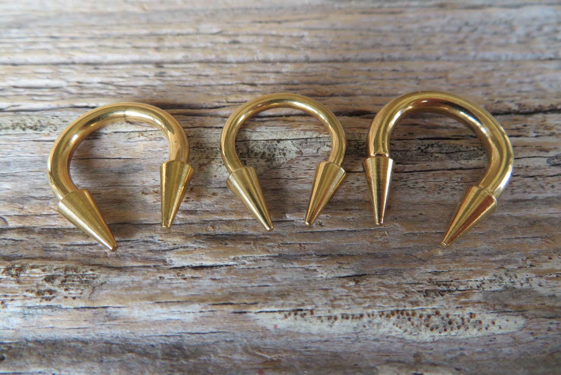 THICK Gauge Gold Titanium Plated Horseshoe Spiked Barbell Septum Piercing 12G (2.0mm) 10G (2.5mm) 8G (3mm) 6G (4.0mm) Nose Ring Long Spikes