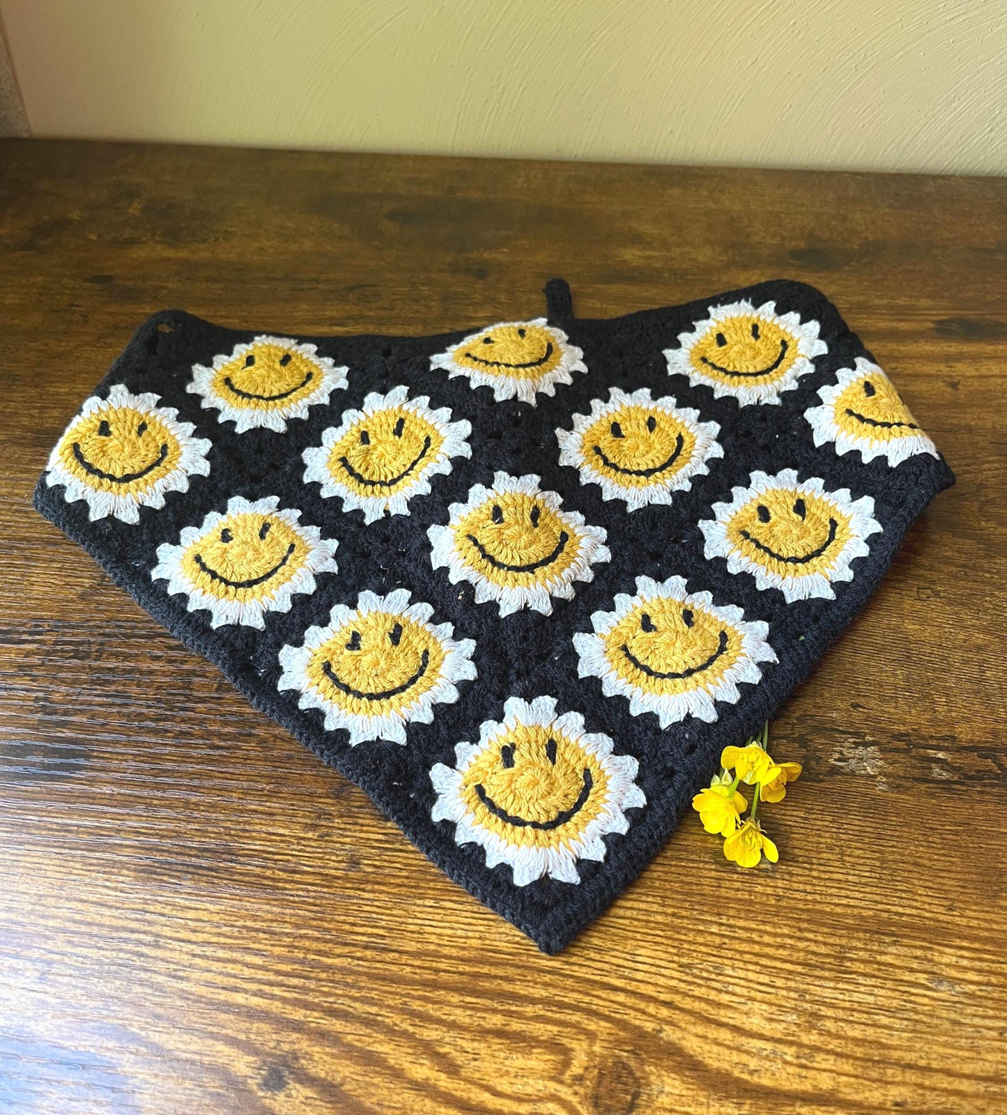 Retro Black Smiley Face Crochet Hair Bandana