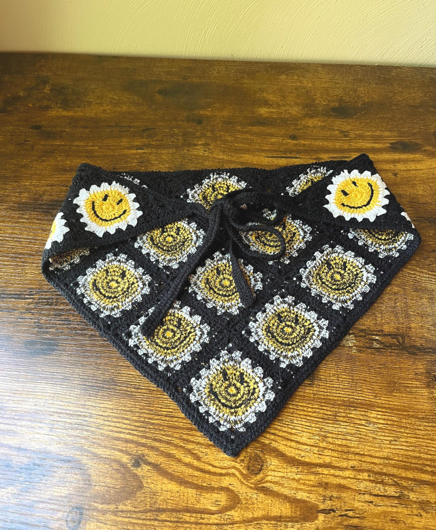 Retro Black Smiley Face Crochet Hair Bandana